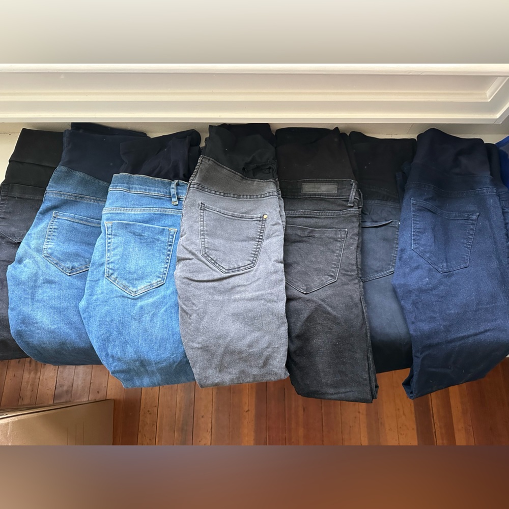 Bundle of 7 pairs of maternity jeans